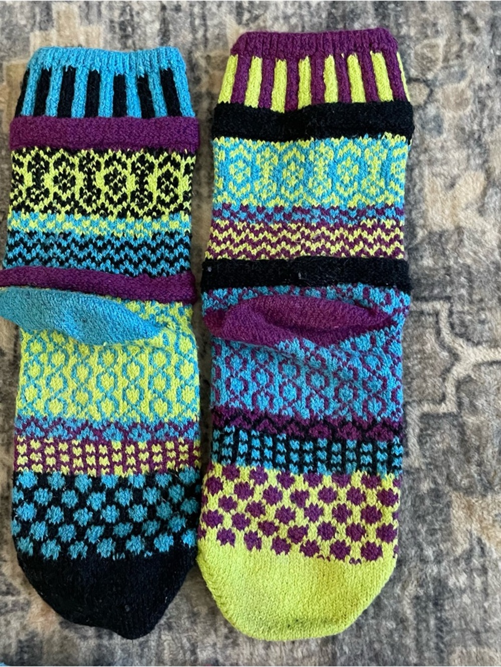 Solemate Socks Mismatched Four Pairs Colorful Preowned Socks - Picture 5 of 5